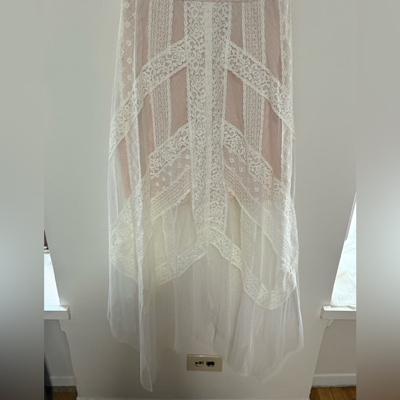 BCBG MAXAZARIA Andi Handkerchief Asymmetrical Lace Tulle Dress Off-White- Size 8 - Picture 9 of 13